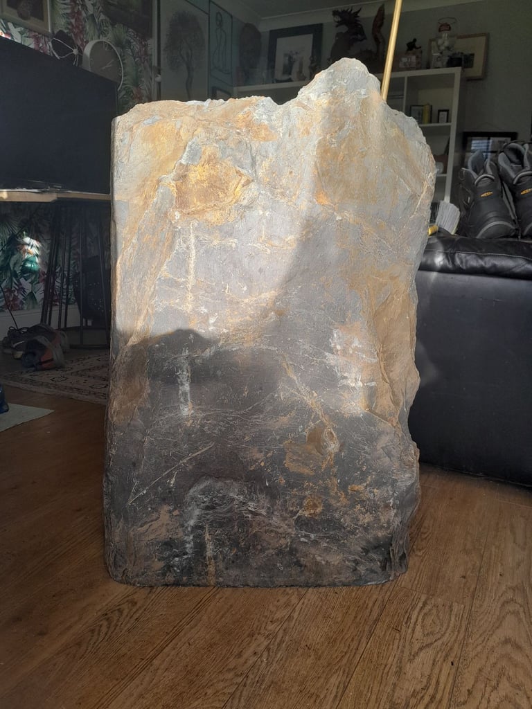 Slate stand up boulder 