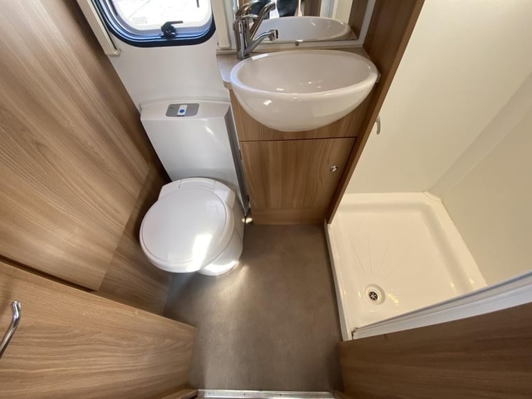 2017 BAILEY PEGASUS PALERMO 5 BERTH FAMILY CARAVAN