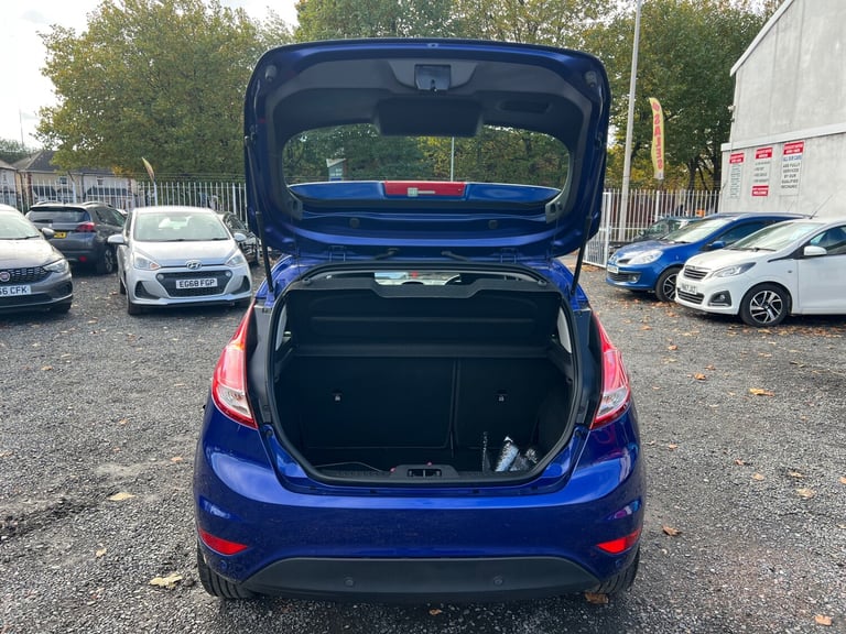 2015 Ford Fiesta 1.6 Zetec 5dr Powershift HATCHBACK Petrol Automatic