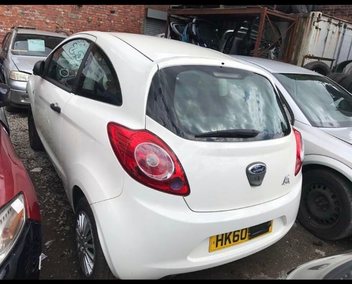 Ford. Ka. Side window glass.  Breaking spares parts 
