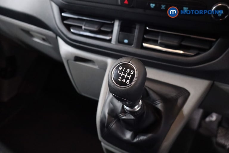 2024 Ford Transit Custom 2.0 EcoBlue 136ps H1 Van Limited PANEL VAN DIESEL Manual