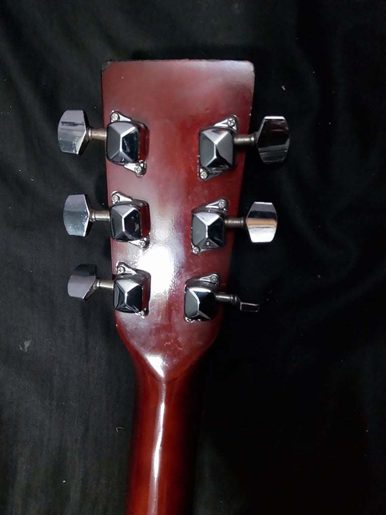 Elevation W100NA full size steel string acoustic guitar