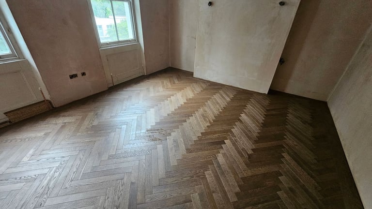 Wooden, Laminate, LVT & Vinyl flooring - professional fitters in London