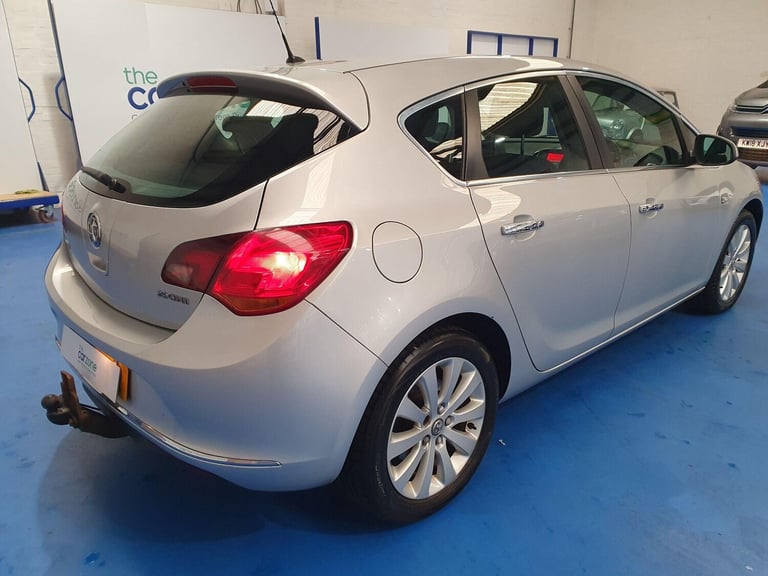 2012 Vauxhall Astra 2.0 CDTi 16V ecoFLEX SE [165] 5dr HATCHBACK DIESEL Manual