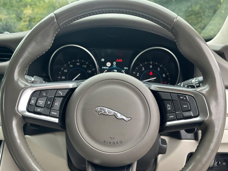 2018 Jaguar XF 2.0i Portfolio Sportbrake Auto Euro 6 (s/s) 5dr ESTATE Petrol Automatic