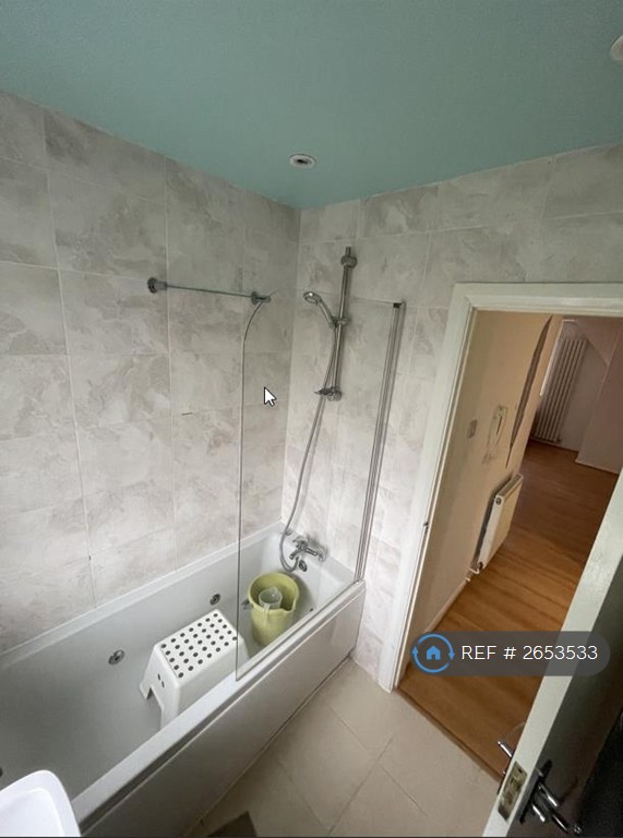 2 bedroom flat in Alpine Walk, Stanmore, HA7 (2 bed) (#2653533)