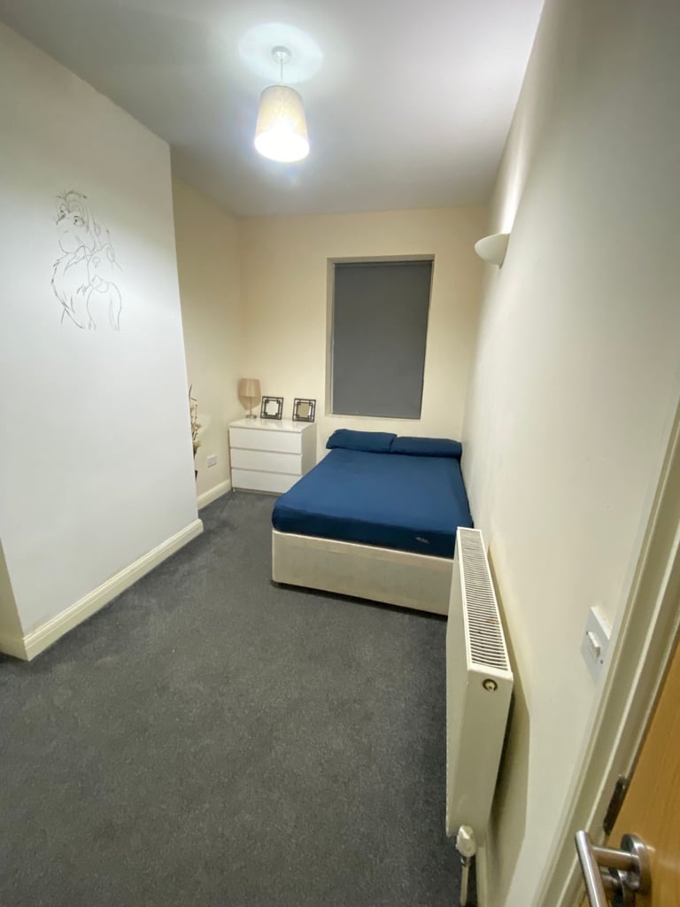 (Not a studio)Double room including bills for single occupancy Postcode PO1 4BD