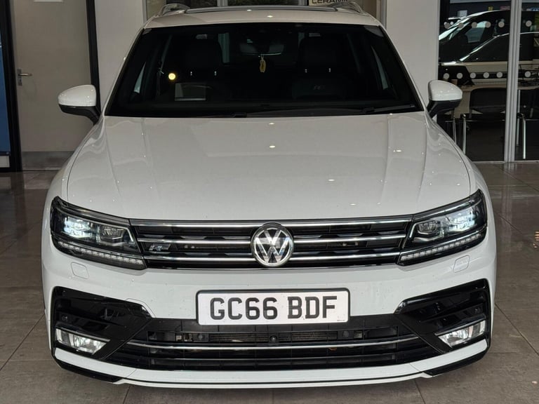  Volkswagen Tiguan 2.0 TDI BlueMotion Tech R-Line SUV 5dr Diesel DSG 4Motion Euro 6 (s/s) (150 Di...