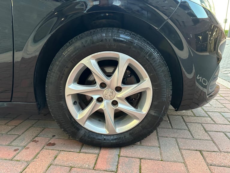 2016 Peugeot 208 1.2 PureTech Active Euro 6 5dr HATCHBACK Petrol Manual