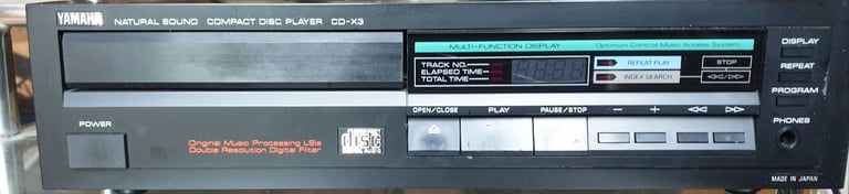 Yamaha Natural sound CD-X3 CD PLAYER. Spares or repair