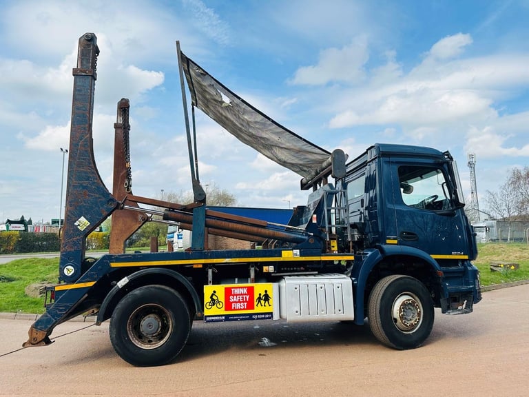 MERCEDES AROCS 1824 2014 (64) EURO 6, 18 TON SKIP LOADER, HYVALIFT EQUIPMENT