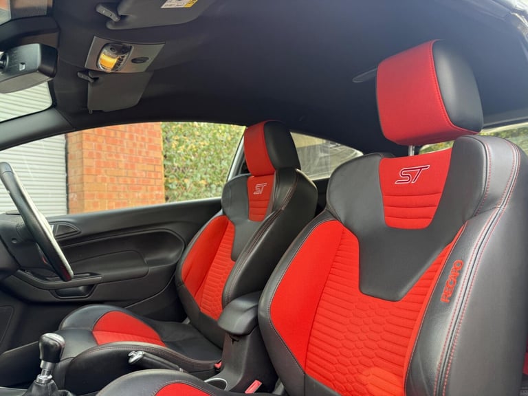 2016 Ford Fiesta 1.6T EcoBoost ST-3 Euro 6 3dr HATCHBACK Petrol Manual