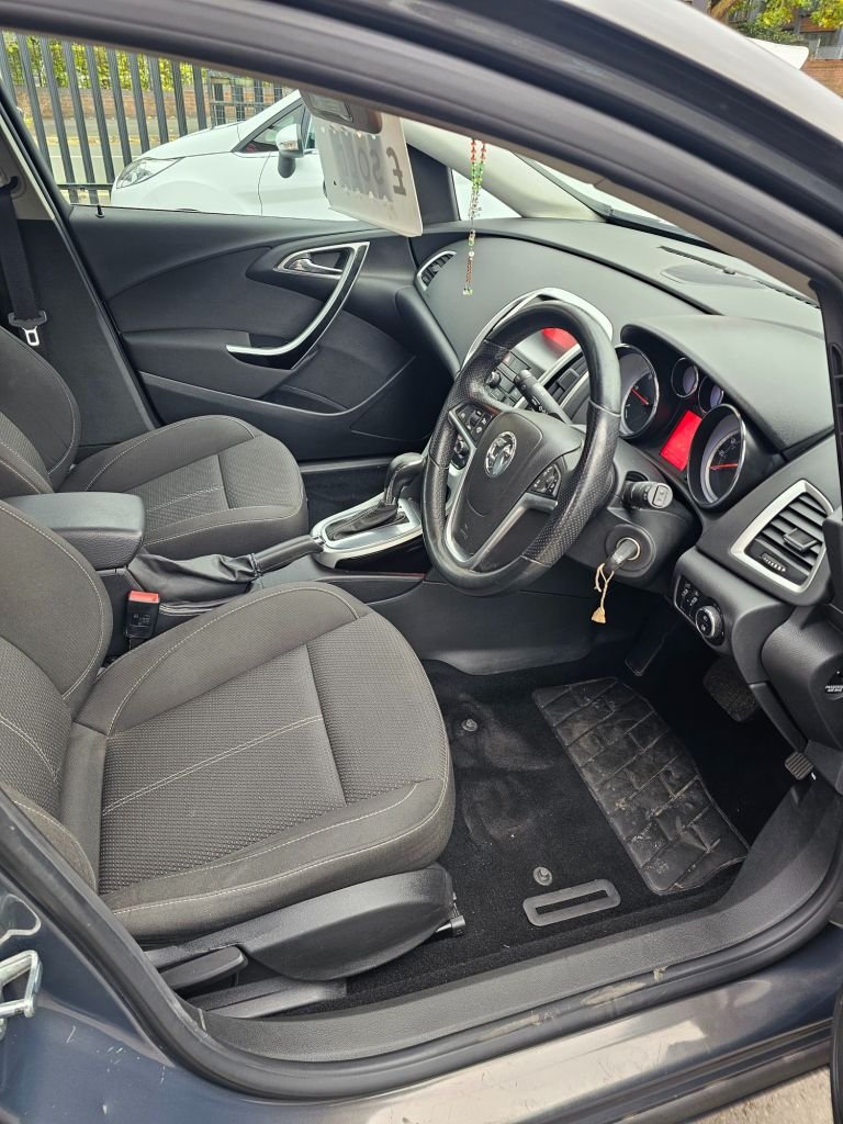 2012 Vauxhall Astra 2.0 CDTi SRi Hatchback 5dr Diesel Auto Euro 5 (165 ps) Hatchback Diesel Autom...