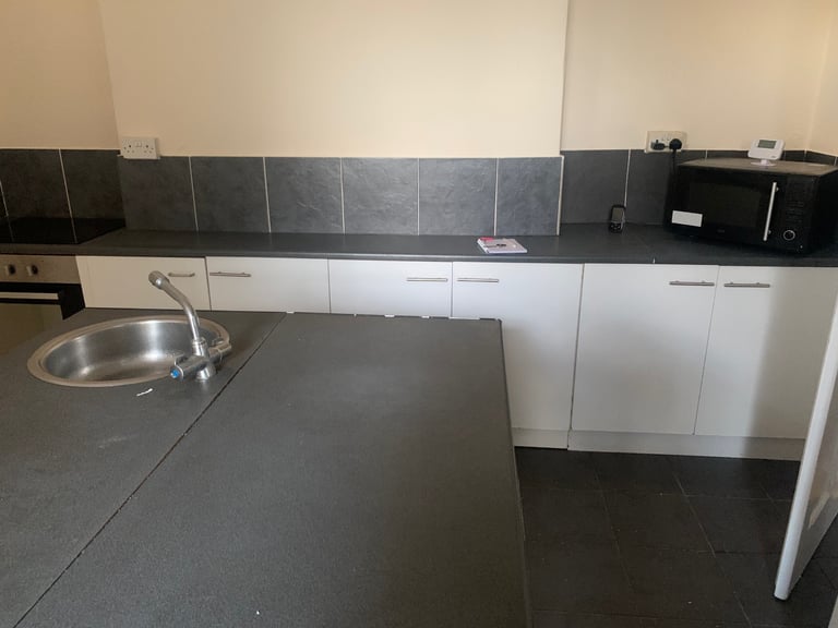 One bedroom flat for rent in central Halifax 