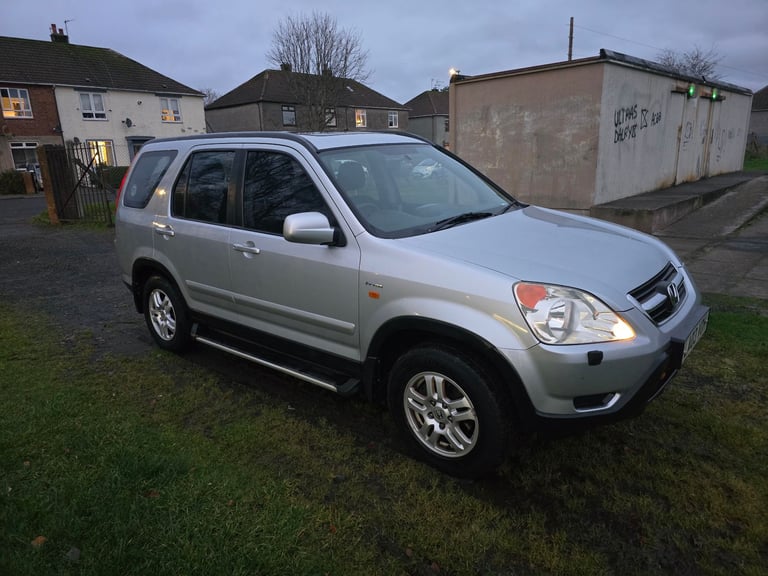 image for CRV AUTO 1 OWNER FROM NEW 9 MONTHS MOT 10 SERVICE STAMPS STUNNING CAR
