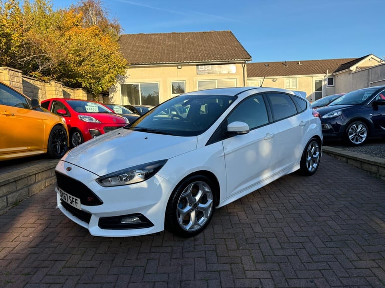 image for 2017 Ford Focus 2.0T EcoBoost ST-2 Euro 6 (s/s) 5dr HATCHBACK Petrol Manual