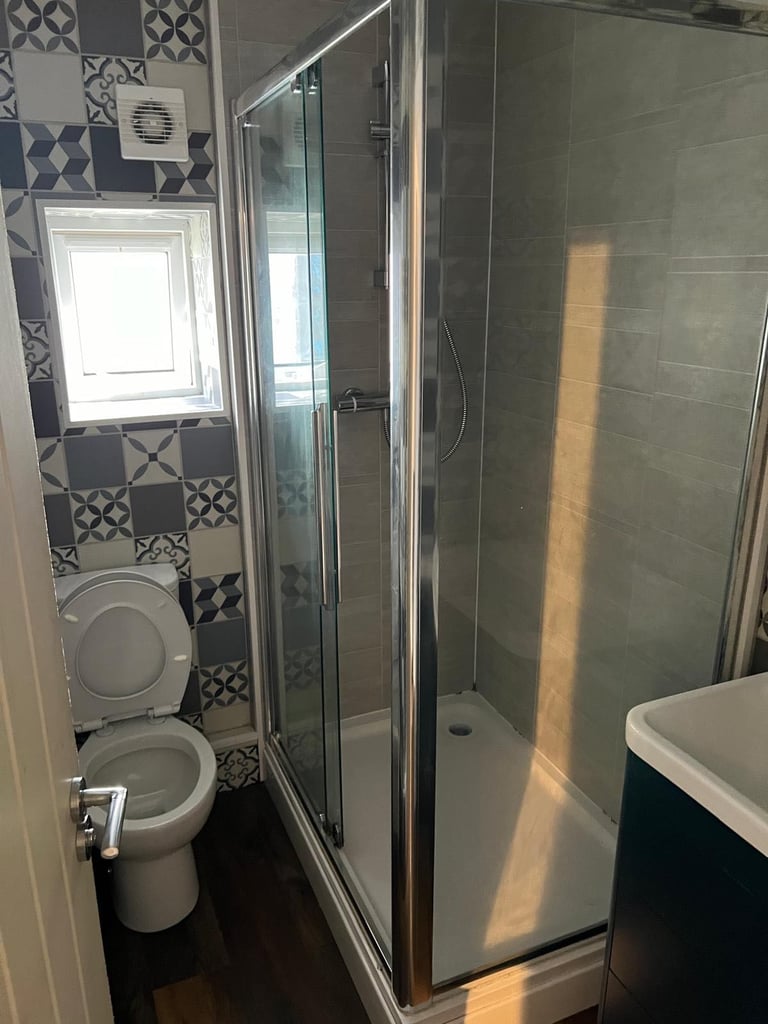 Newley renovated 2 bed flat en-suite 