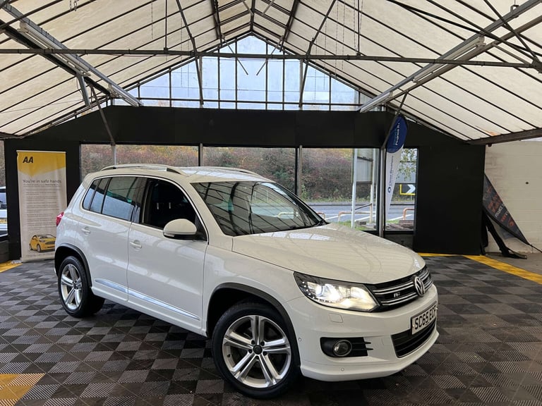2015 Volkswagen Tiguan 2.0 Tiguan R-Line Edition TDI BlueMotion Technology 4Motion Semi-Auto 4WD ...