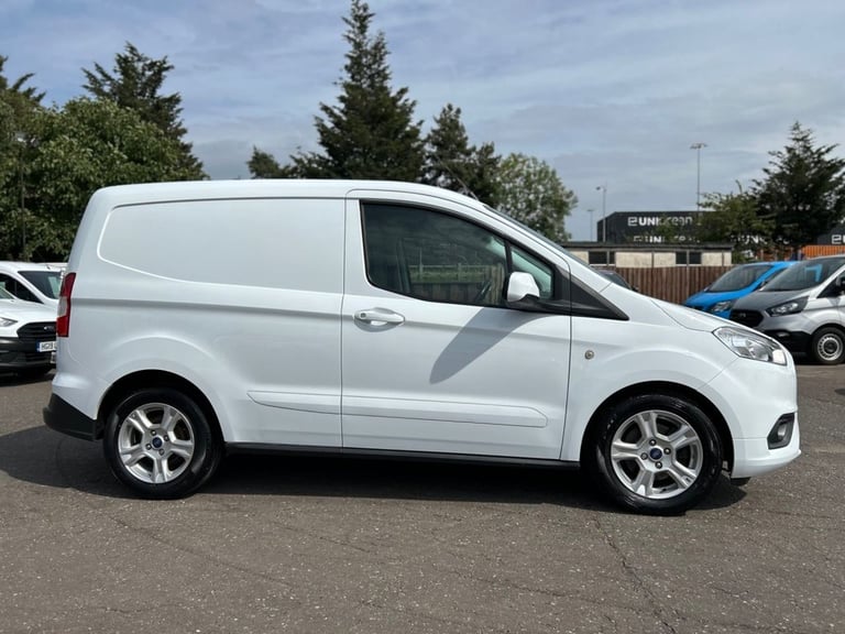 2020 Ford Transit Courier 1.0 EcoBoost LIMITED P/V 5dr L1 ONE OWNER, 3 SERVICES PANEL VAN Petrol ...