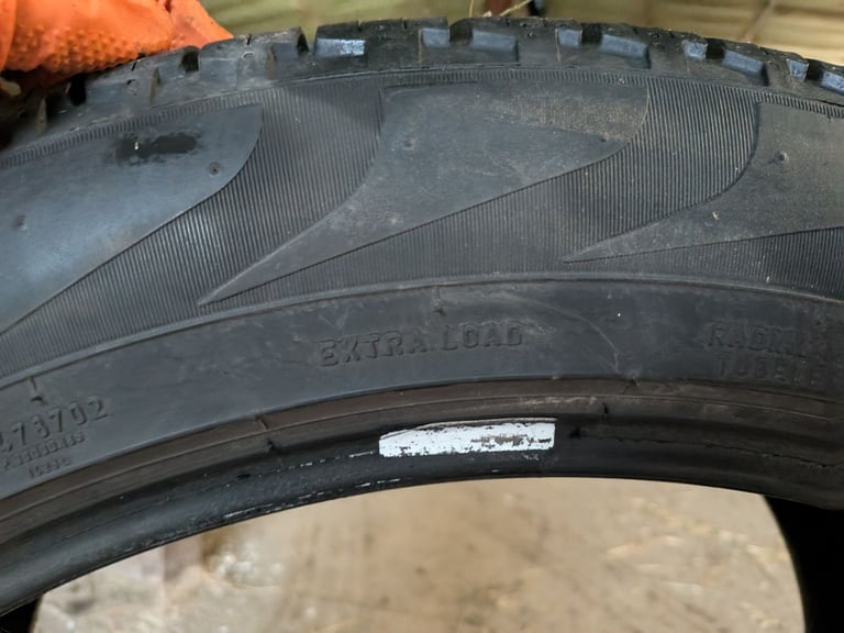 Pirelli Scorpion Verde All Season Tyre 275/45/21 Range Rover LR