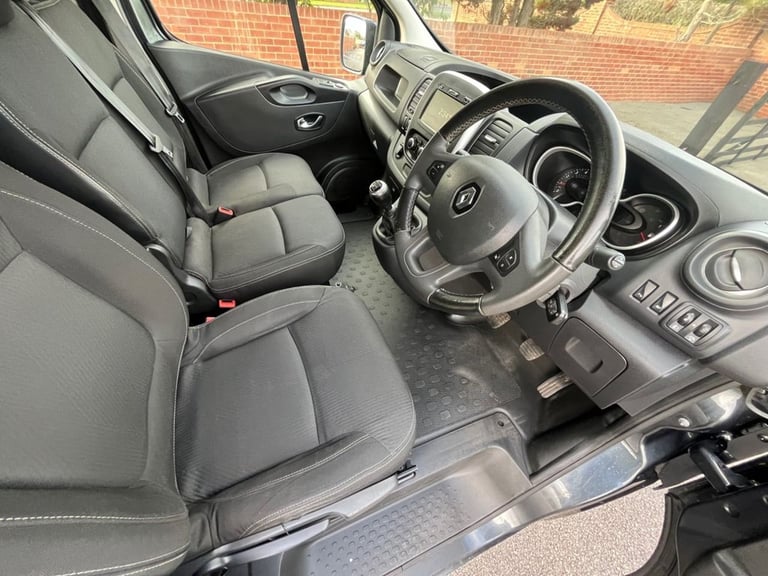 2021 Renault Trafic LL30 ENERGY dCi 120 Sport Nav Van PANEL VAN DIESEL Manual