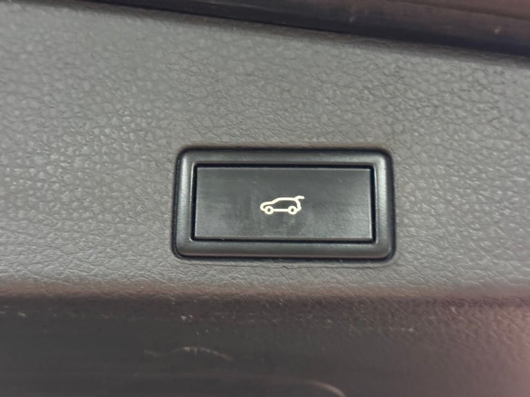 2015 Volkswagen Touareg 3.0 TDI V6 BlueMotion Tech R-Line Tiptronic 4WD Euro 6 (s/s) 5dr ESTATE D...