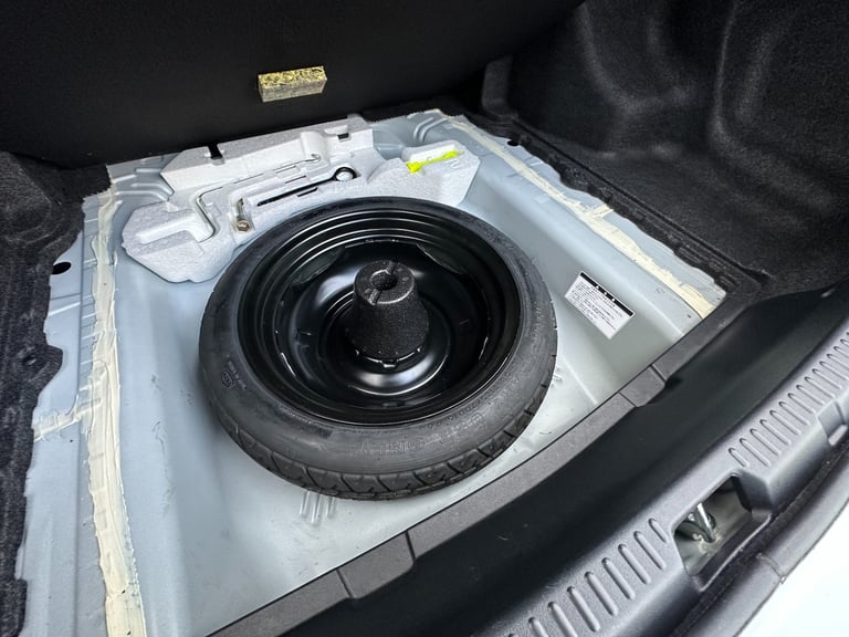 2014 Toyota Corolla (64 Plate) 1.5L PETROL HYBRID ELECTRIC AUTOMATIC 5 SEATER SALOON Saloon Petro...