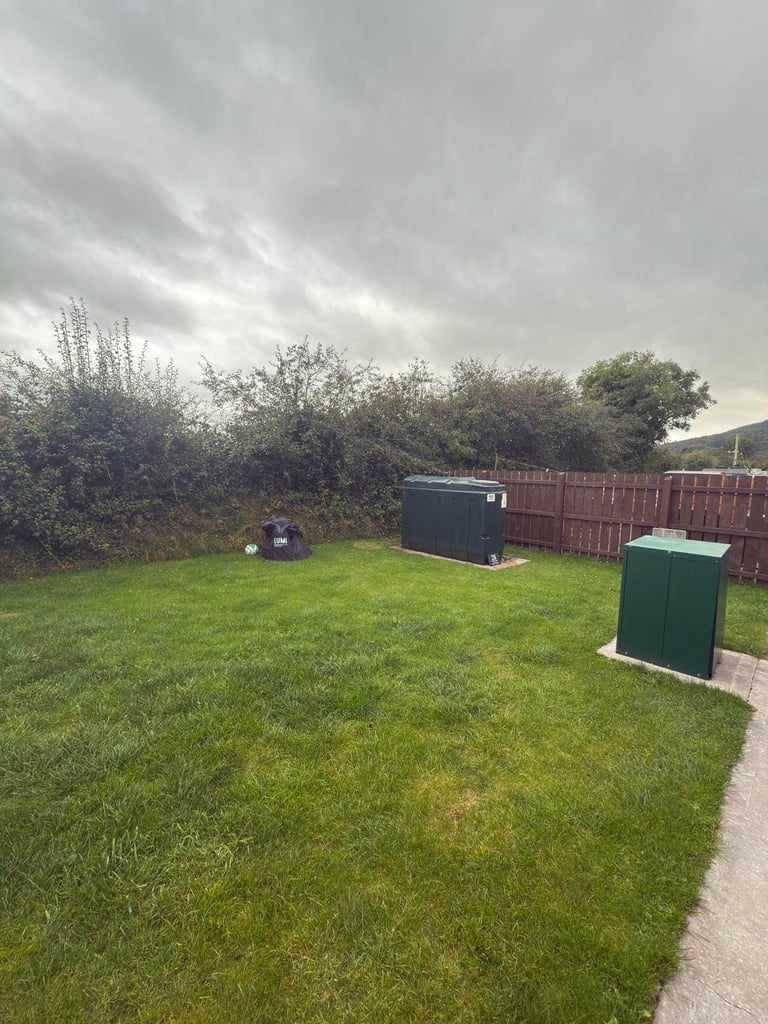 3 Bedroom Semi-Detached House to rent in Meigh