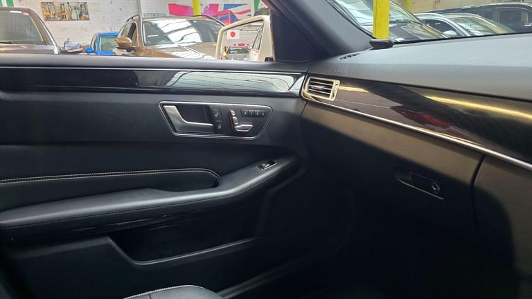 Mercedes-Benz E-Class 3.5 AUTO AMG LINE E350 AVANTGARDE Petrol Automatic