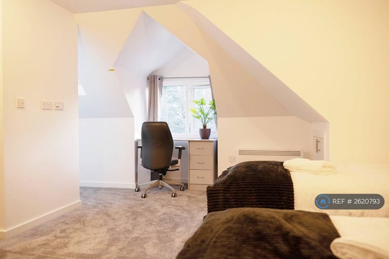 2 bedroom flat in Bicester Road, Kidlington, OX5 (2 bed) (#2620793)