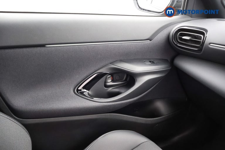 2024 Toyota Yaris Cross 1.5 Hybrid 130 Premiere Edition 5dr CVT HATCHBACK PETROL/ELECTRIC Automatic