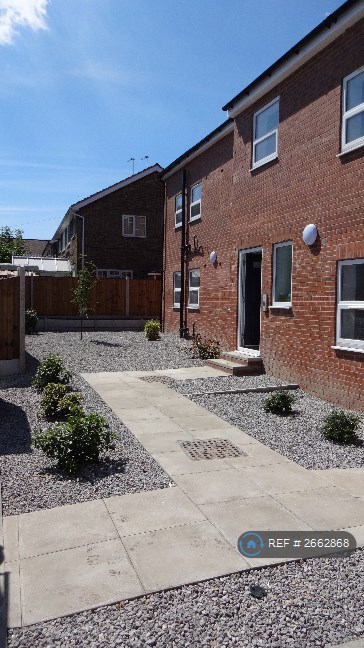 1 bedroom flat in Altofts, Wakefield, WF6 (1 bed) (#2662868)