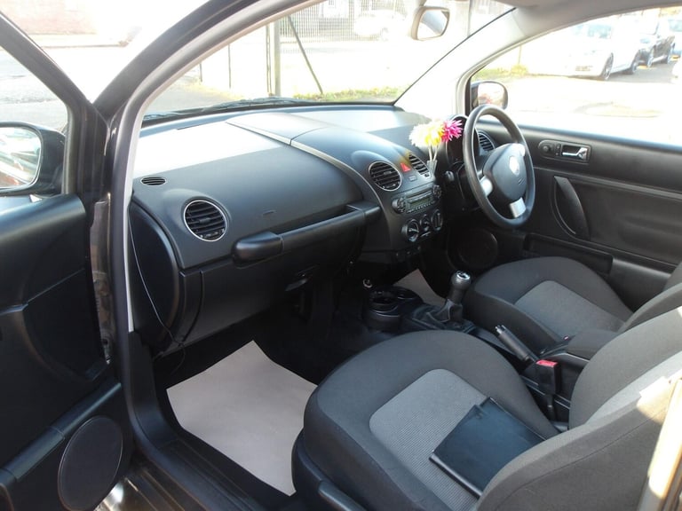 2011 Volkswagen Beetle 1.4 16V Luna Euro 4 3dr HATCHBACK Petrol Manual