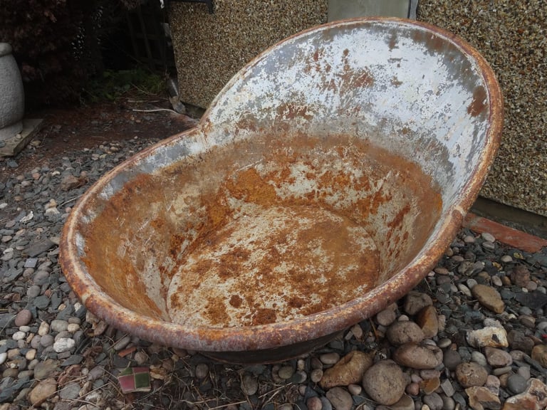 VICTORIAN HIP BATH ~ VINTAGE BATH TUB ~ GARDEN PLANTER ~