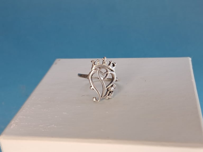 image for Brand new  woman's Luckenbooth Ring 925 Silver.  Measurements on pictures.