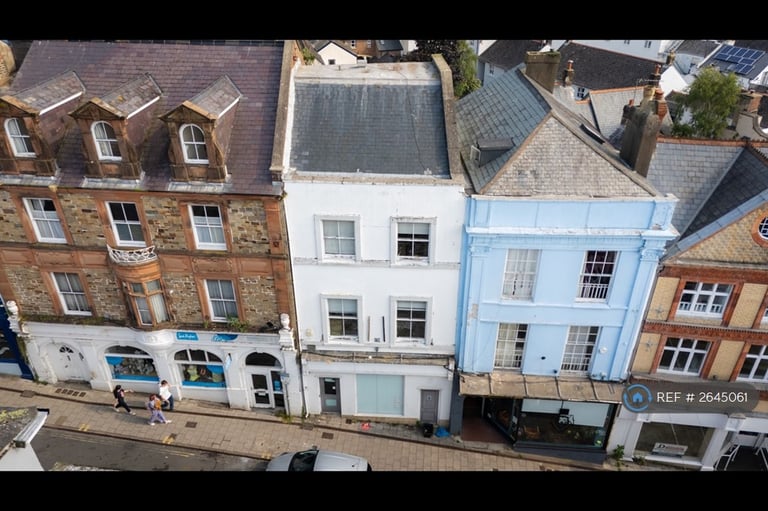 2 bedroom flat in High Street, Bideford, EX39 (2 bed) (#2645061)