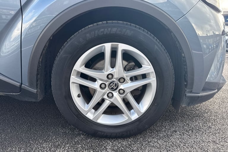 2022 Toyota C-HR 1.8 VVT-h Icon CVT Euro 6 (s/s) 5dr SUV PETROL/ELECTRIC Automatic