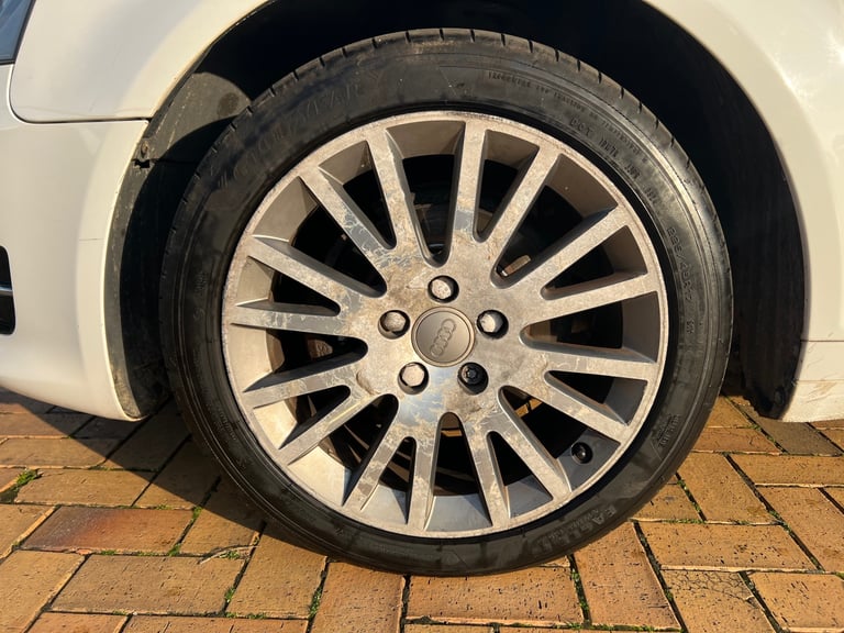 AUDI A3 1.6 Technik Sportback 5dr Petrol Manual Euro 4 (102 ps)