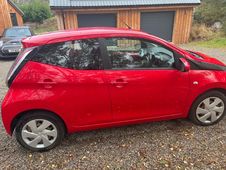 Toyota, AYGO, Hatchback, 2017, Manual, 998 (cc), 5 doors