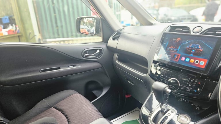 2013 Nissan serena hybrid automatic