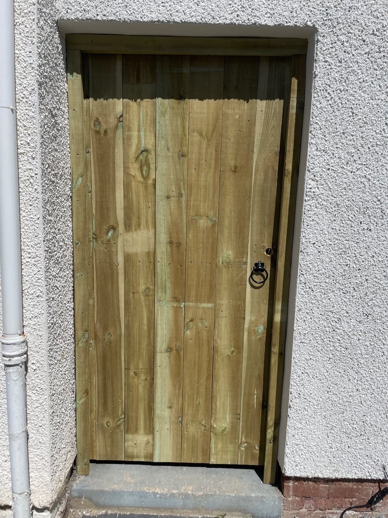 Fence and gate