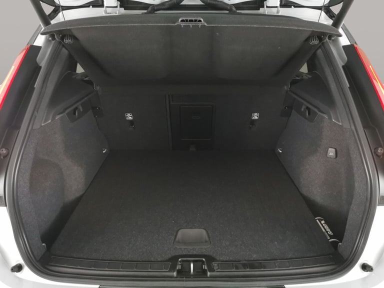 2021 Volvo XC40 2.0 B4P R DESIGN 5dr Auto ESTATE PETROL Automatic