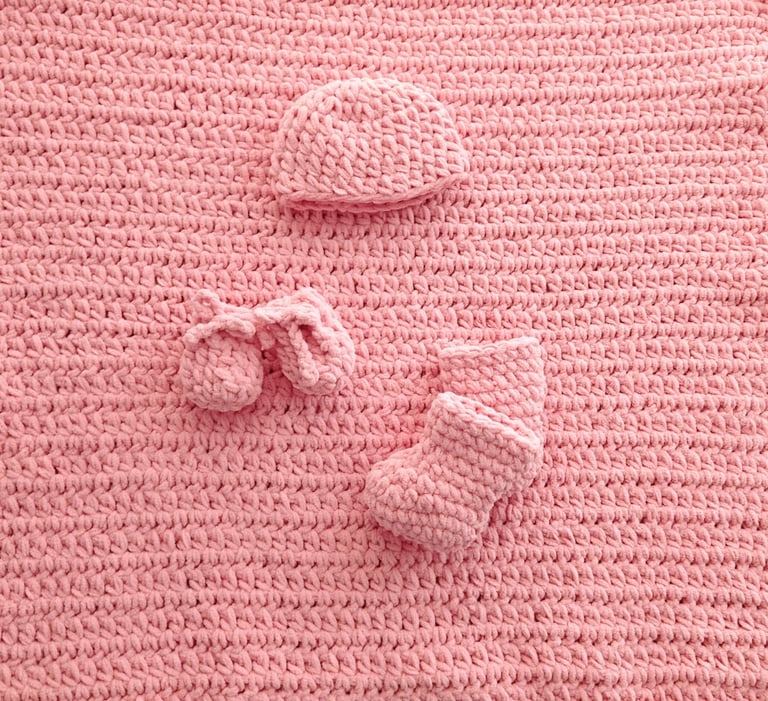 NEW! Handmade Crochet Baby Blanket Set with Hat, Boots and Mittens