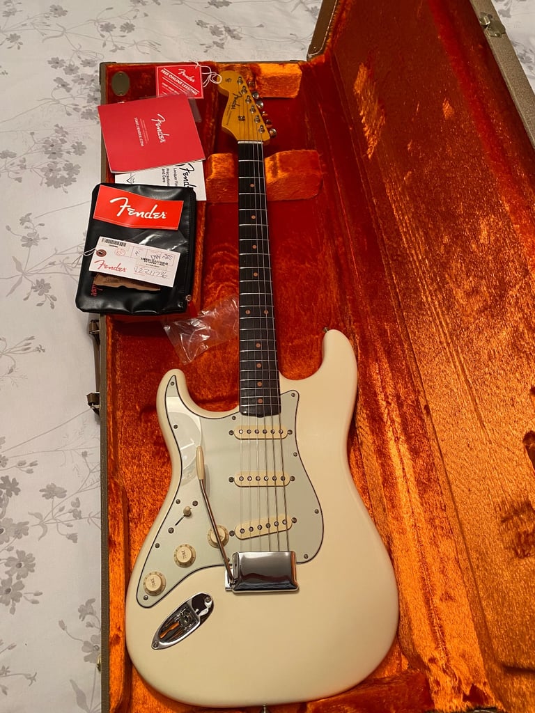 Fender Stratocaster left handed electric guitar American Vintage ii 61