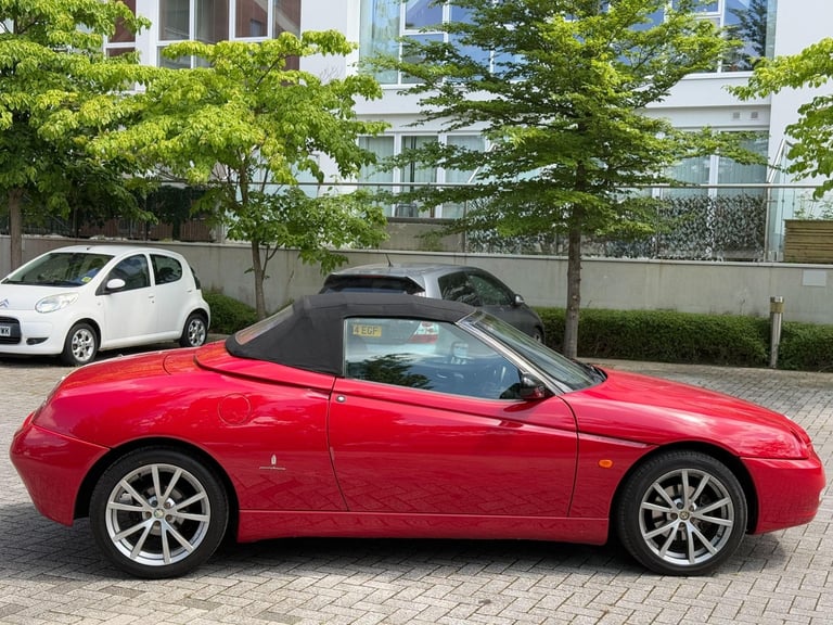 2005 Alfa Romeo Spider 2.0 JTS Lusso 2dr CONVERTIBLE Petrol Manual