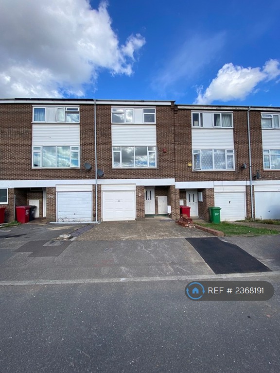 image for 4 bedroom house in Weekes Drive, Slough, SL1 (4 bed) (#2368191)