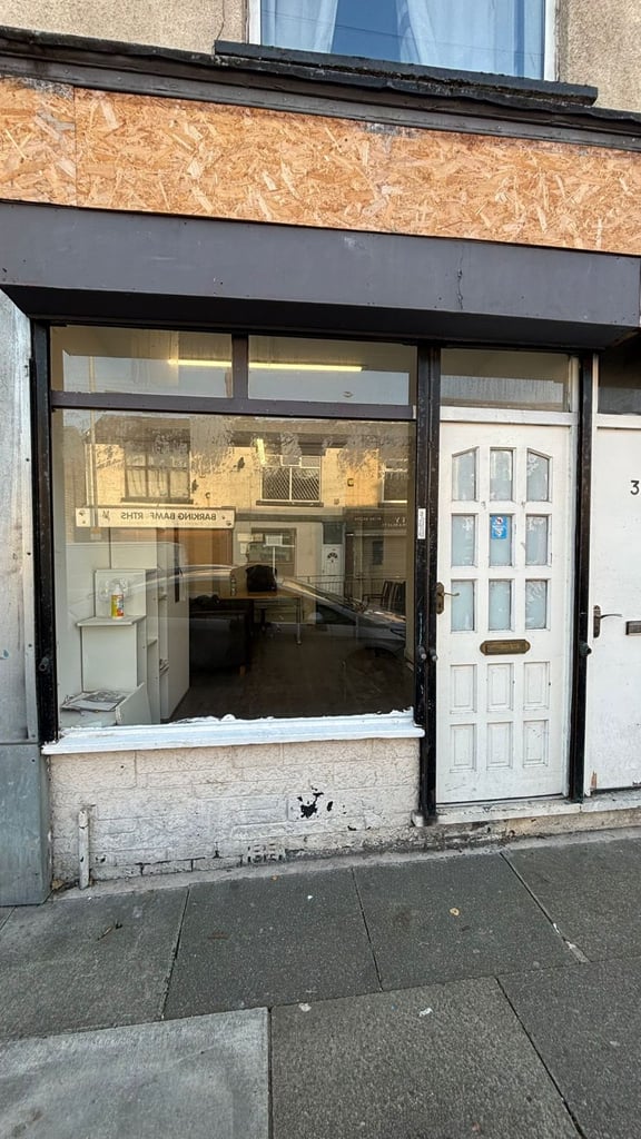 Shop For rent