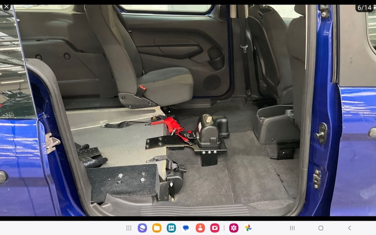 Ford, GRAND TOURNEO CONNECT, milage 18k. 5 doors wheelchair adapted carriage 