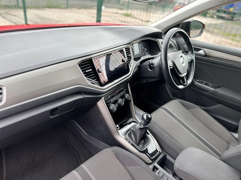 2020 Volkswagen T-Roc 1.0 TSI Design Euro 6 (s/s) 5dr HATCHBACK Petrol Manual