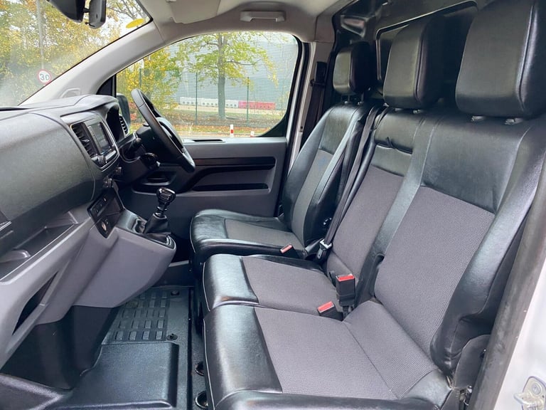 2019 Peugeot Expert 2.0 BlueHDi 1400 Professional Standard Panel Van MWB Euro 6 (s/s) 6dr PANEL V...